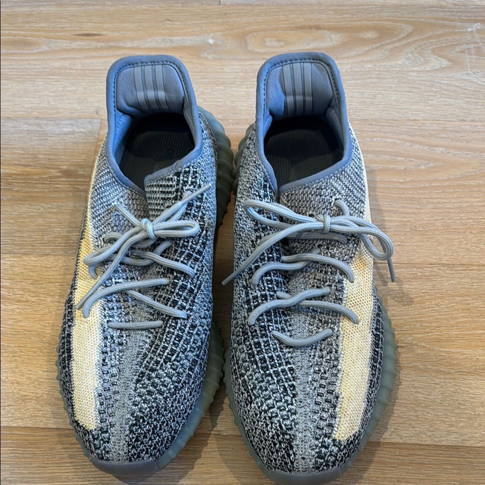 Men's Adidas Yeezy Boost 350 - Picture 2 of 5